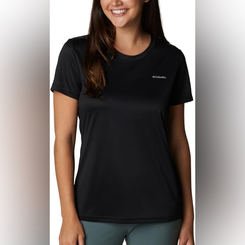 Columbia Women's Short Sleeve Tee in Black